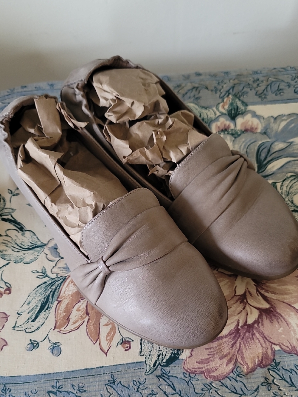 Dansko Elegant Women's Tan Loafers / Size 41, 10